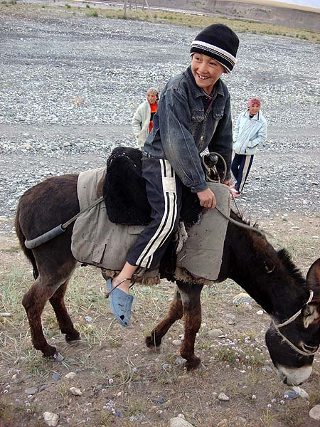 Молодой киргизский наездник