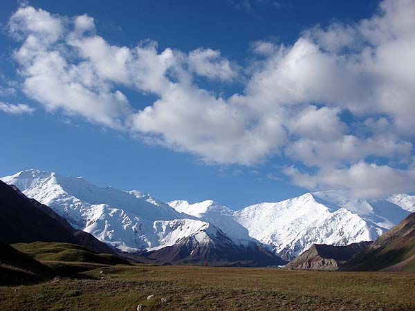 Заалайский хребет и Пик Ленина